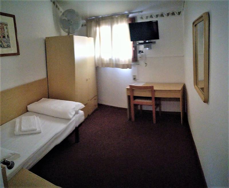מאלצ'סינה Hotel Modena Old Town מראה חיצוני תמונה
