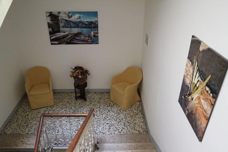 מאלצ'סינה Hotel Modena Old Town מראה חיצוני תמונה