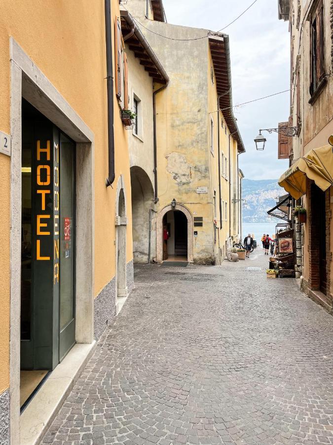 מאלצ'סינה Hotel Modena Old Town מראה חיצוני תמונה