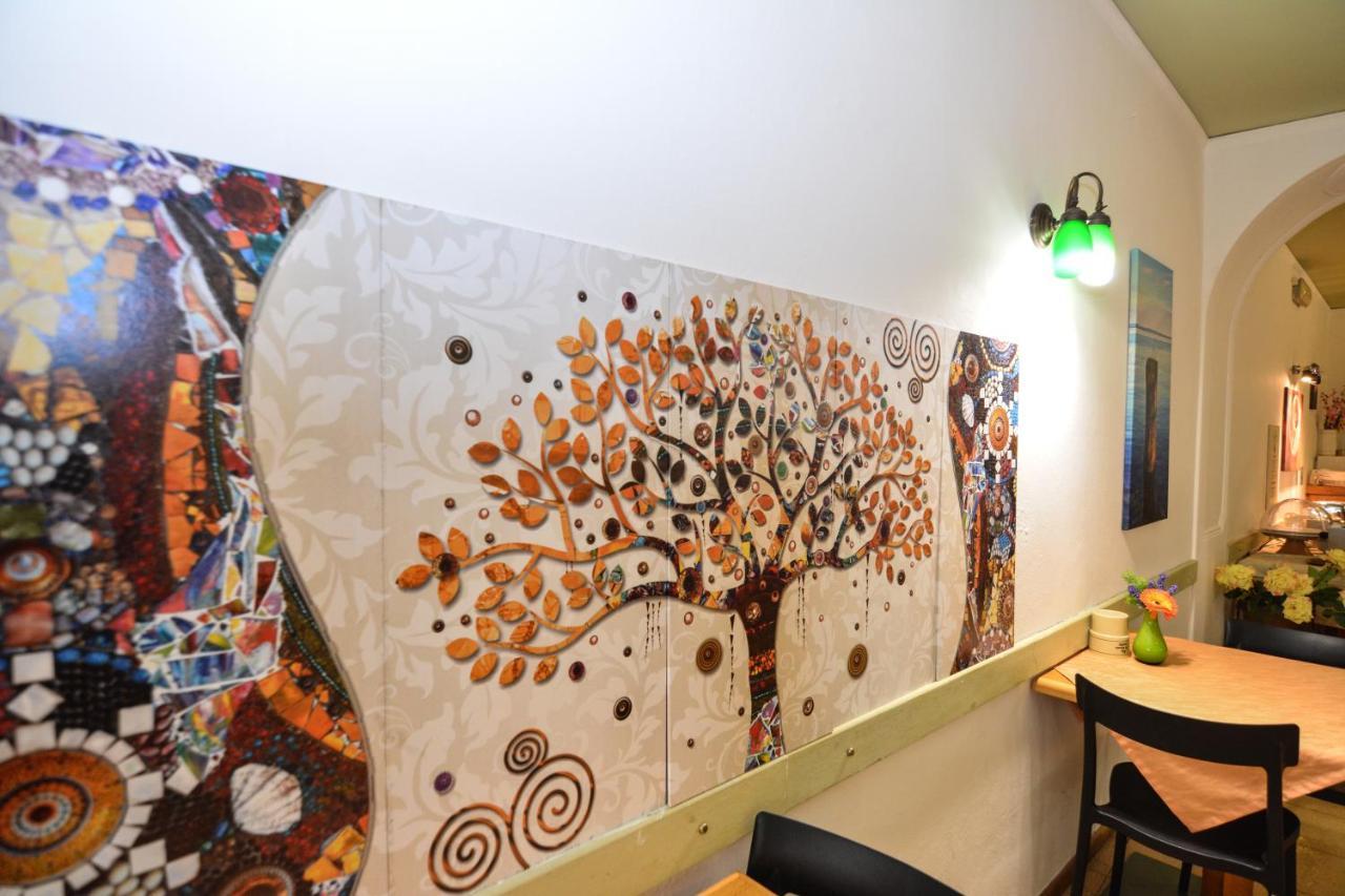 מאלצ'סינה Hotel Modena Old Town מראה חיצוני תמונה