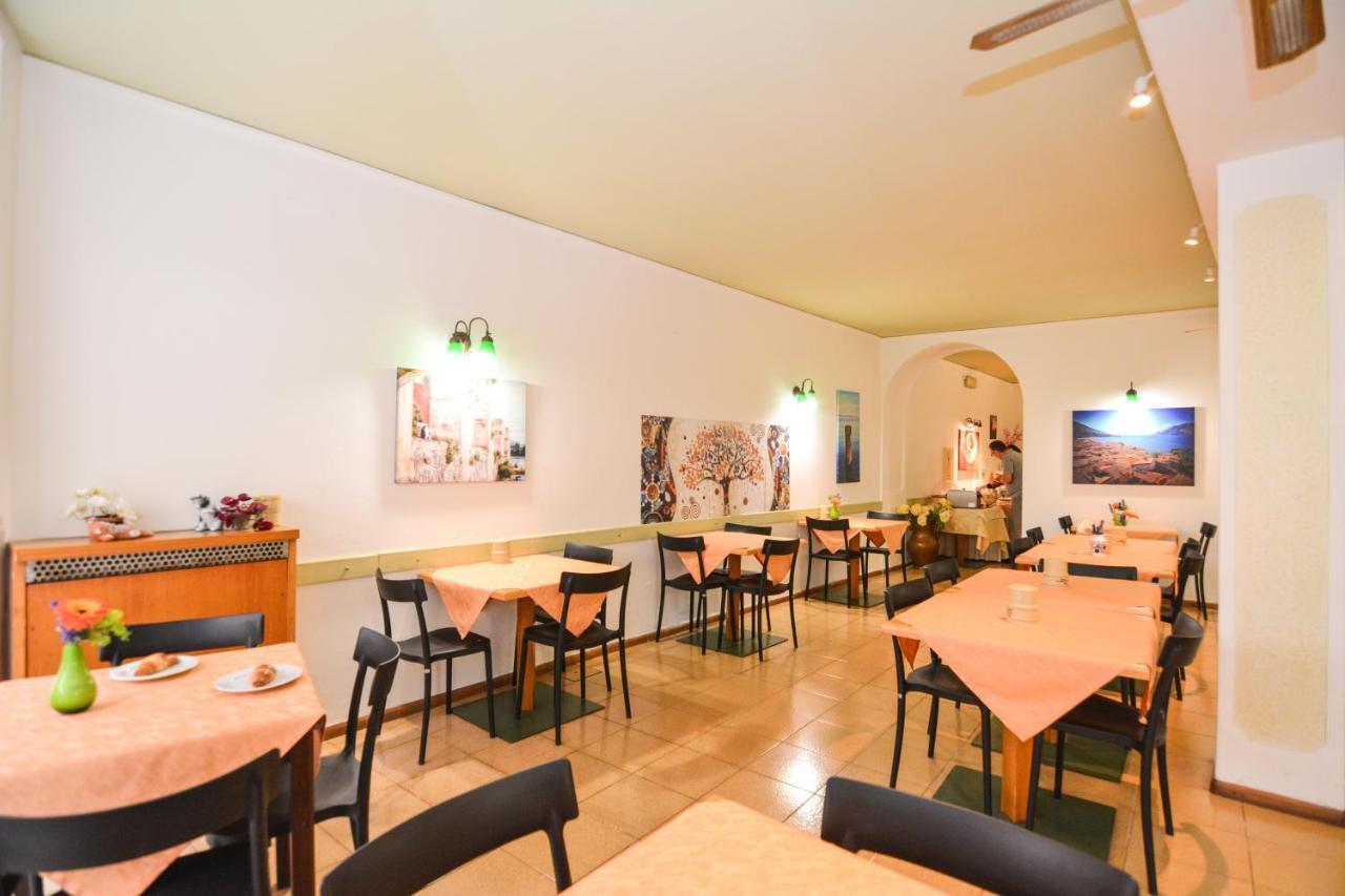 מאלצ'סינה Hotel Modena Old Town מראה חיצוני תמונה