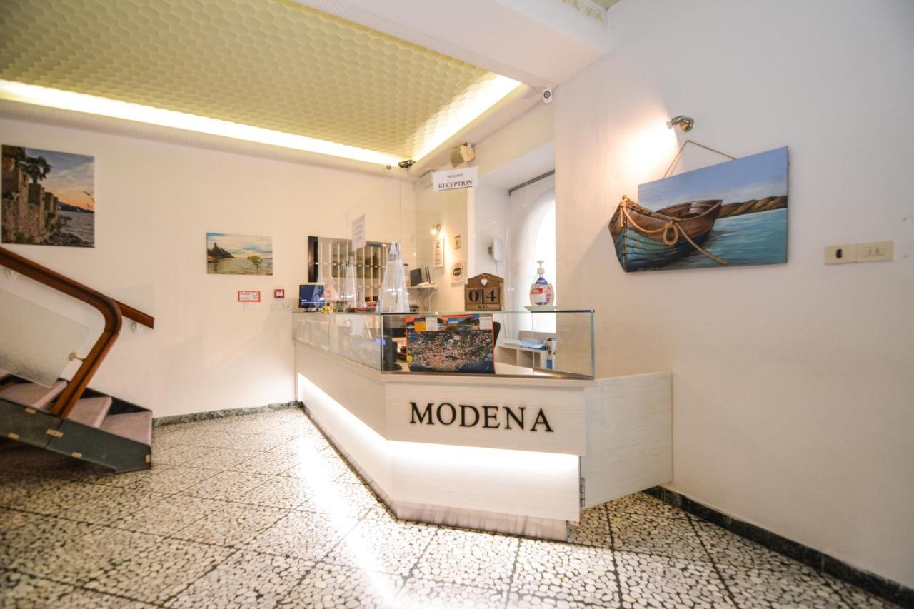 מאלצ'סינה Hotel Modena Old Town מראה חיצוני תמונה