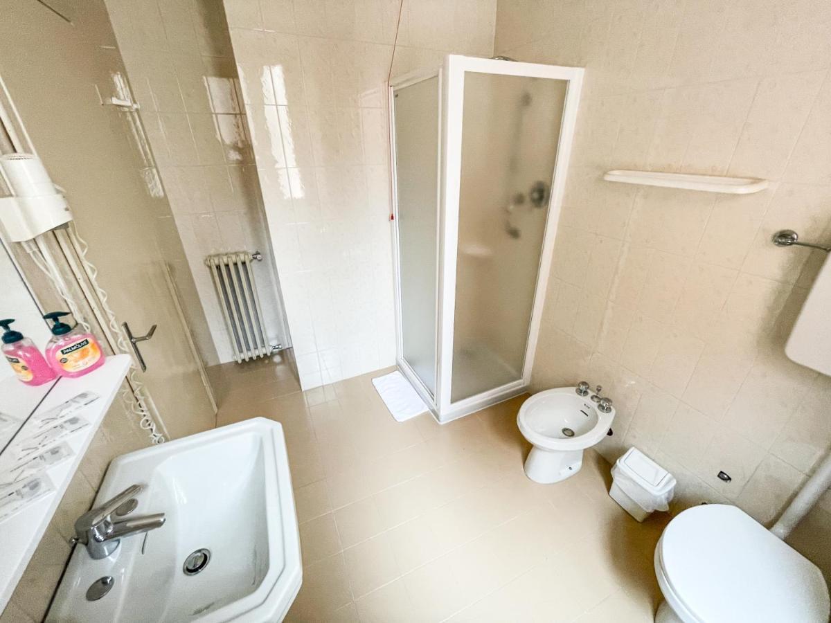 מאלצ'סינה Hotel Modena Old Town חדר תמונה