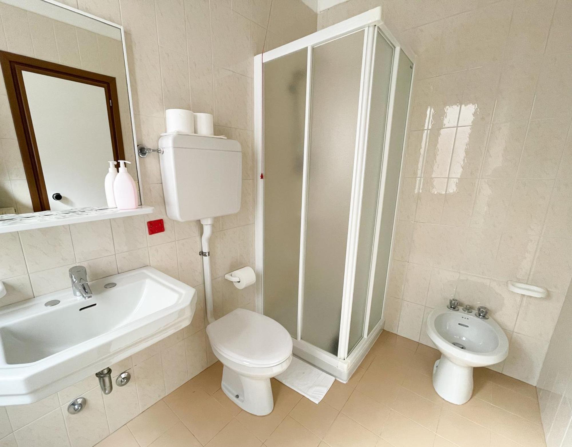 מאלצ'סינה Hotel Modena Old Town חדר תמונה
