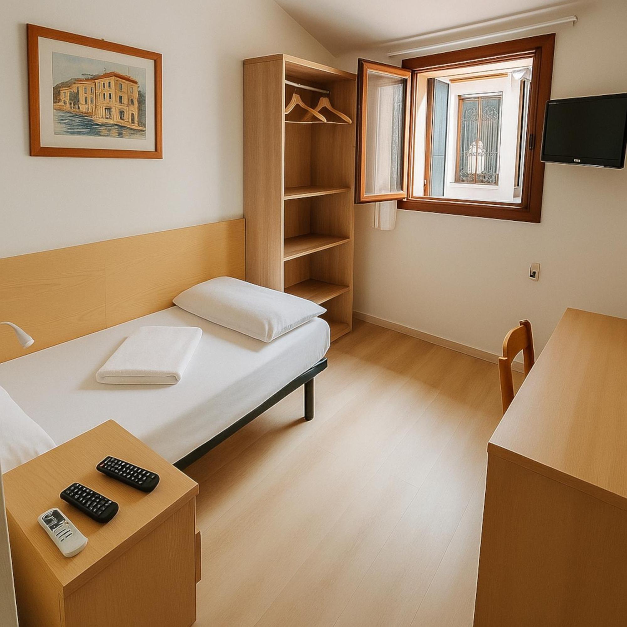 מאלצ'סינה Hotel Modena Old Town מראה חיצוני תמונה