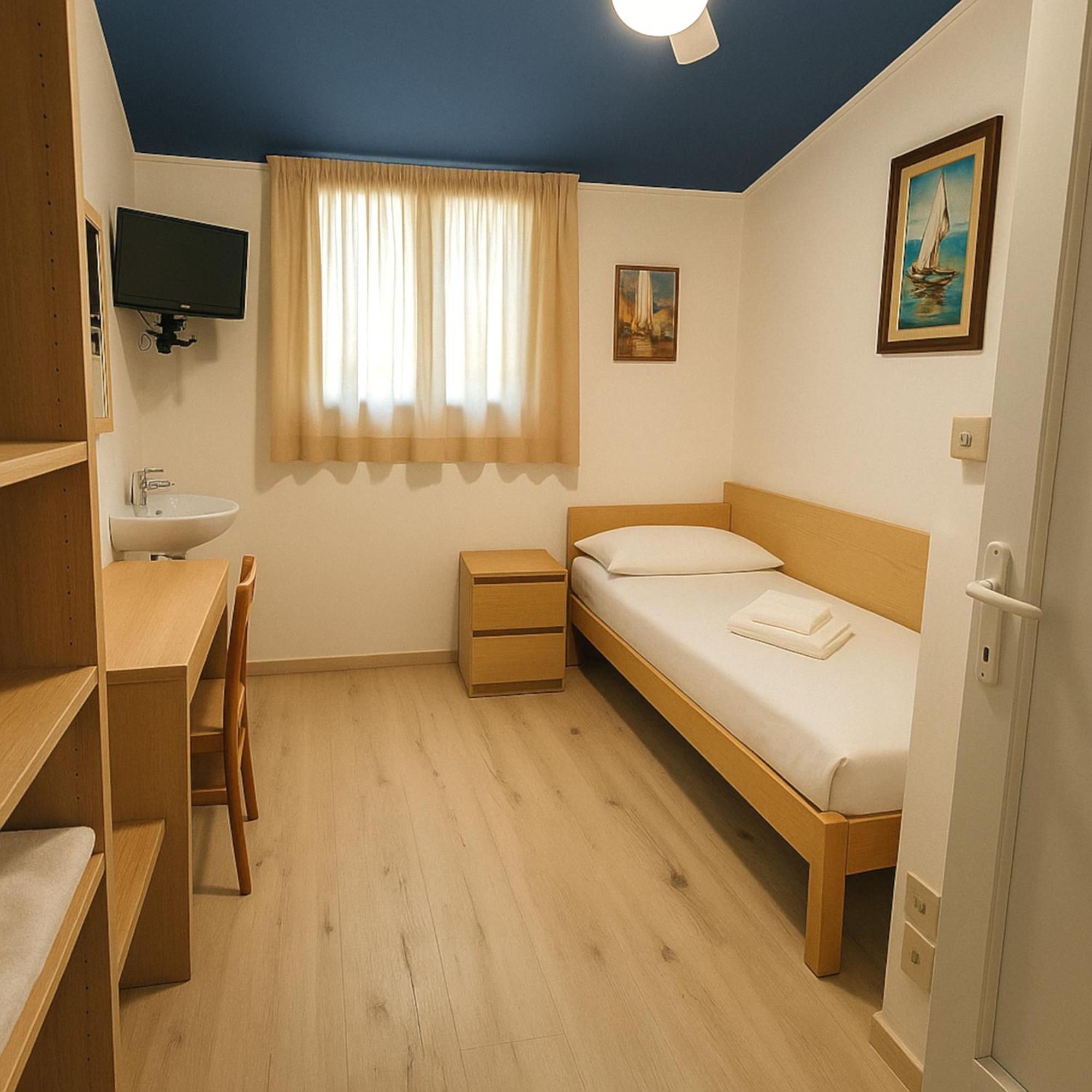 מאלצ'סינה Hotel Modena Old Town מראה חיצוני תמונה