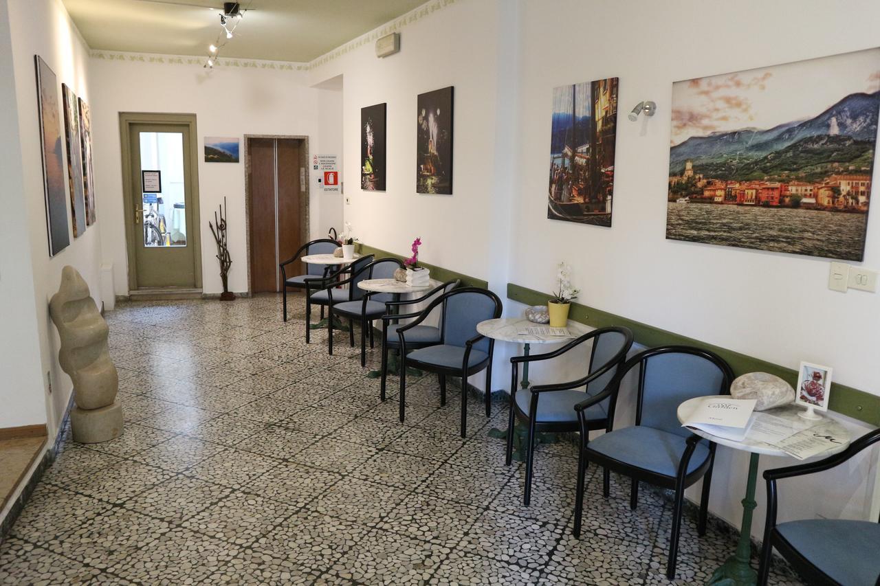 מאלצ'סינה Hotel Modena Old Town מראה חיצוני תמונה