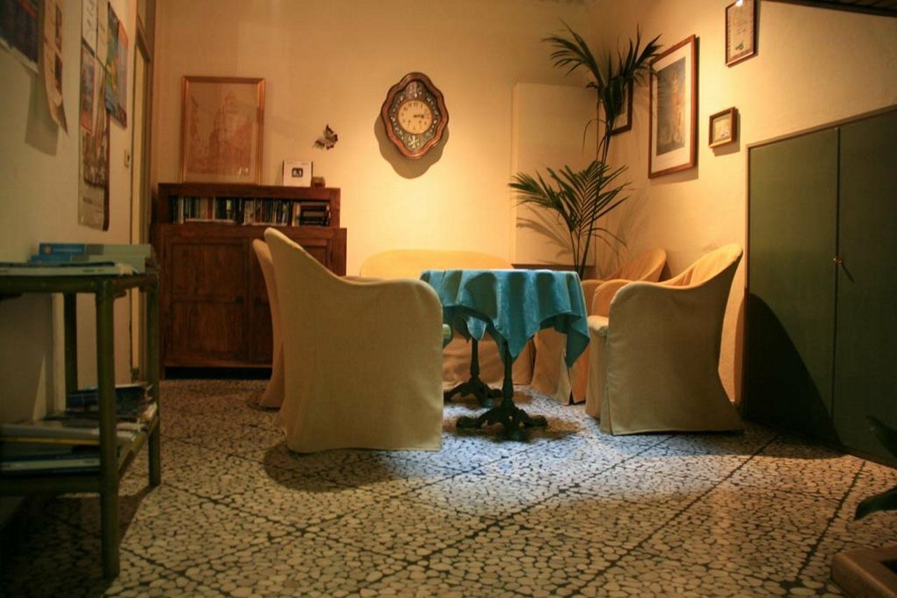 מאלצ'סינה Hotel Modena Old Town מראה חיצוני תמונה